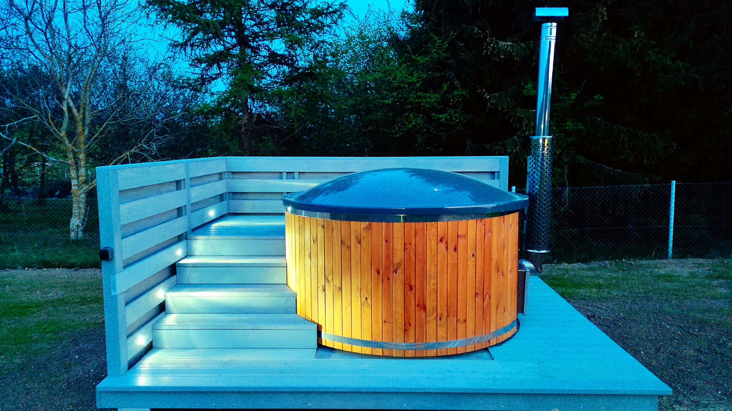 Balia z jacuzzi w Szarym Domku